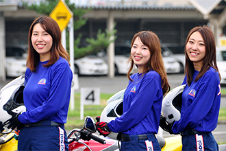 女性インストラクターも活躍! ていねいな指導